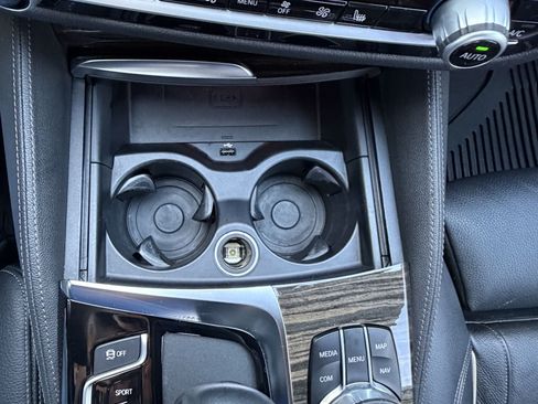 Used 2019 BMW M550i xDrive w/ Dynamic Handling Package image 23