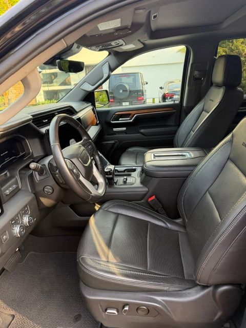 Used 2022 GMC Sierra 1500 Denali w/ Denali Reserve Package AWD/4WD image 4