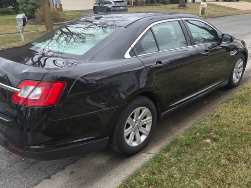 Used 2011 Ford Taurus SE image 6