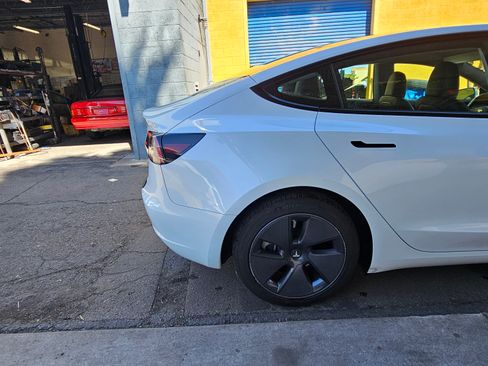 Used 2023 Tesla Model 3 Standard Range image 2