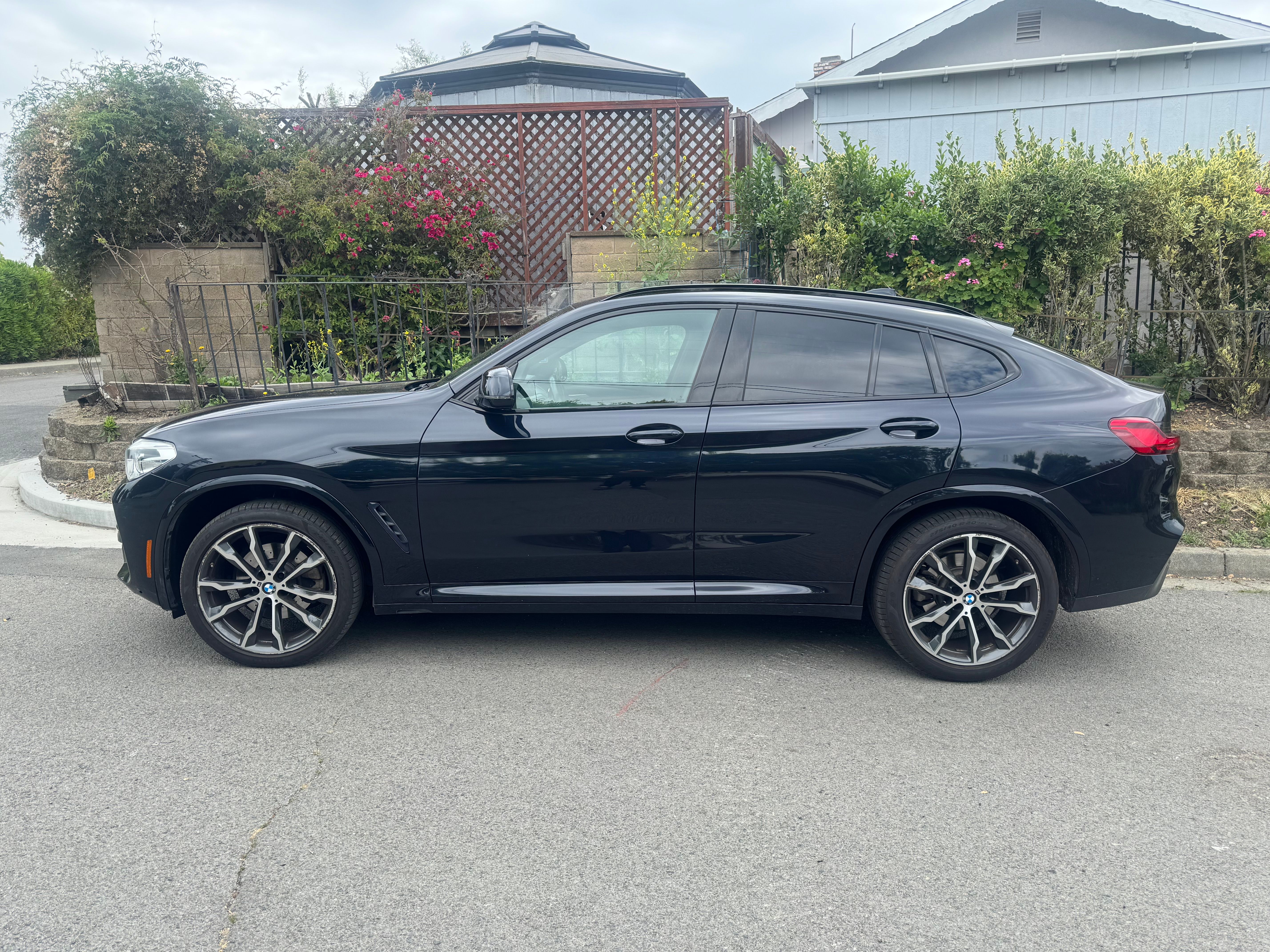 Used 2020 BMW X4 xDrive30i w/ M Sport Package 2 AWD/4WD image 1