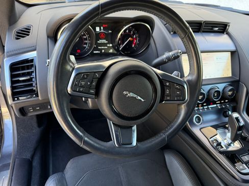 Used 2019 Jaguar F-TYPE Convertible image 17