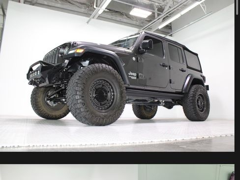 Used 2018 Jeep Wrangler Unlimited Sport S AWD/4WD image 1