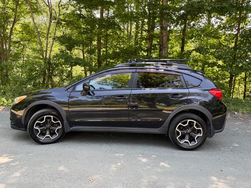 Used 2014 Subaru Crosstrek 2.0i Limited w/ Popular Package #1 AWD/4WD image 2