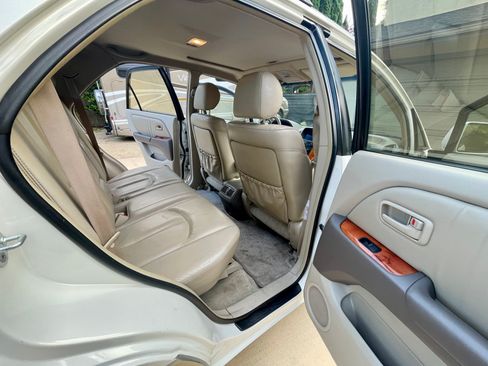 Used 2000 Lexus RX 300 4WD w/ Premium Pkg image 13