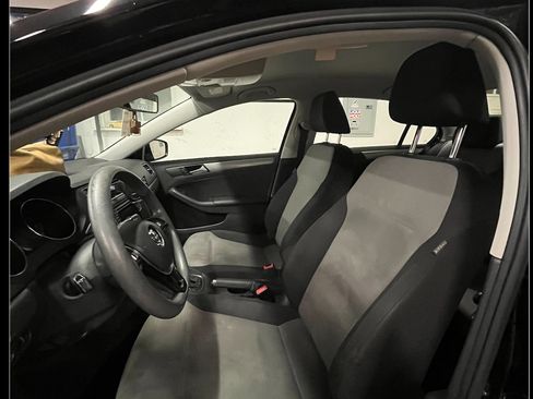 Used 2017 Volkswagen Jetta S image 11