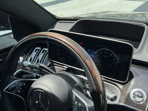 Used 2022 Mercedes-Benz S 500 S 500 4MATIC Sedan 4D image 11