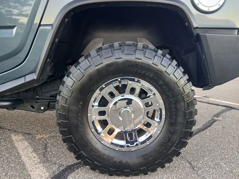 Used 2005 HUMMER H2 SUT w/ Preferred Equipment Group image 4