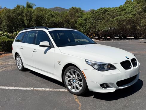 Used 2010 BMW 535i xDrive Wagon AWD/4WD image 1
