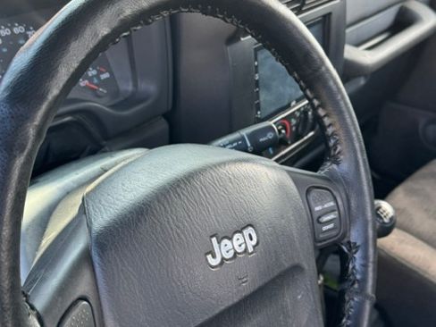 Used 2001 Jeep Wrangler Sahara image 9