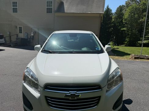 Used 2015 Chevrolet Trax LS AWD/4WD image 6