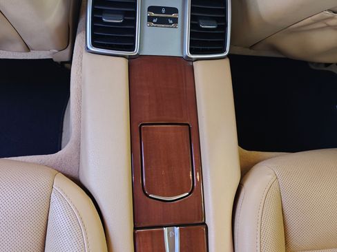 Used 2014 Porsche Panamera S image 10