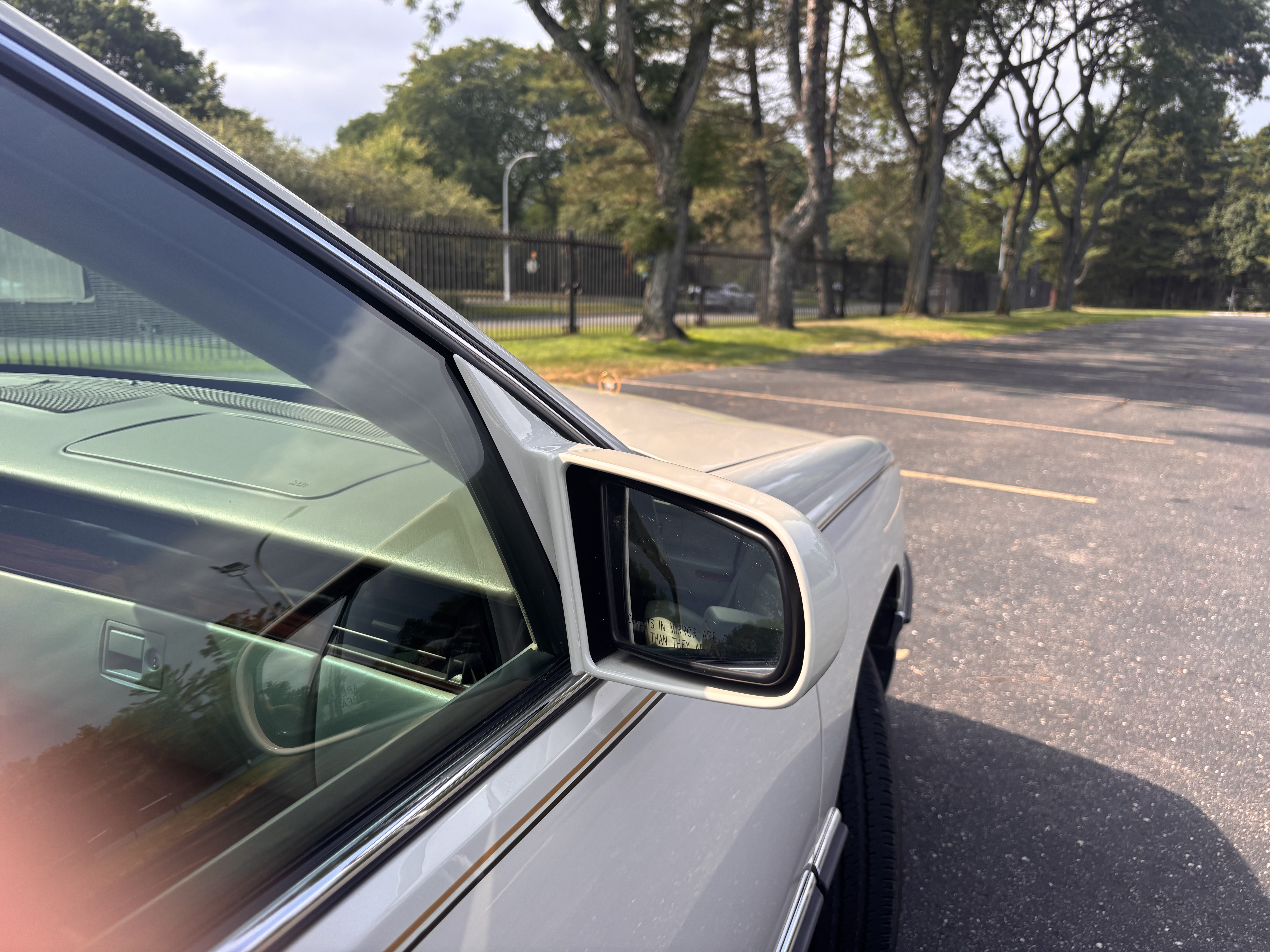 Used 1996 Cadillac De Ville Sedan FWD image 12