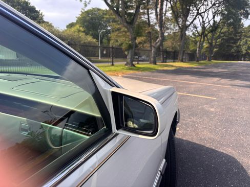 Used 1996 Cadillac De Ville Sedan FWD image 12