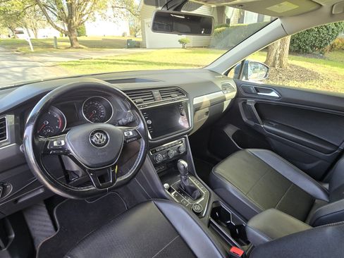 Used 2018 Volkswagen Tiguan SEL image 8