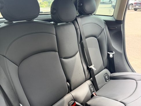 Used 2022 MINI Cooper 4-Door Hardtop FWD image 16