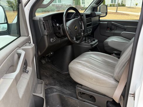 Used 2021 Chevrolet Express 2500 Extended w/ Driver Convenience Package image 9