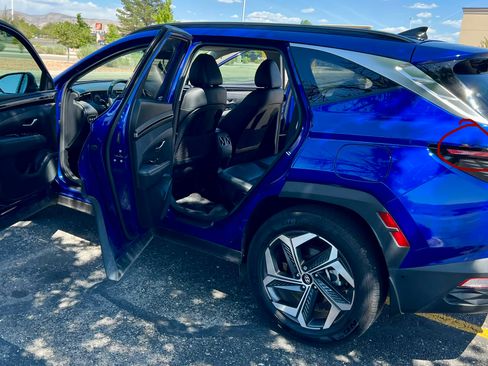 Used 2022 Hyundai Tucson Limited w/ Cargo Package FWD image 9