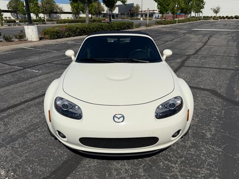 Used 2006 MAZDA MX-5 Miata Sport w/ Suspension Pkg RWD image 4