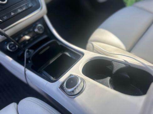 Used 2016 Mercedes-Benz GLA 250 image 13