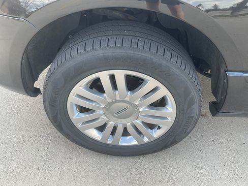 Used 2014 Lincoln Navigator 4WD image 19