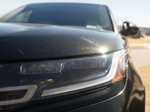 Used 2023 Land Rover Range Rover Velar R-Dynamic S image 5