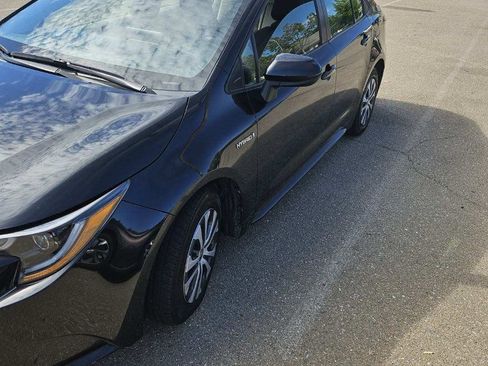 Used 2021 Toyota Corolla LE image 6