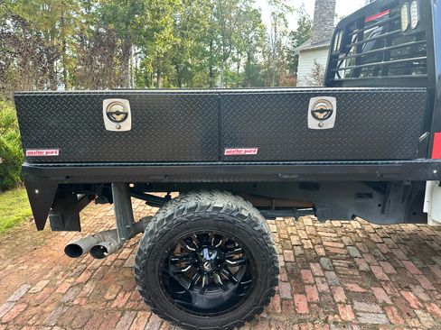 Used 2019 Ford F250 XL w/ Power Equipment Group image 9