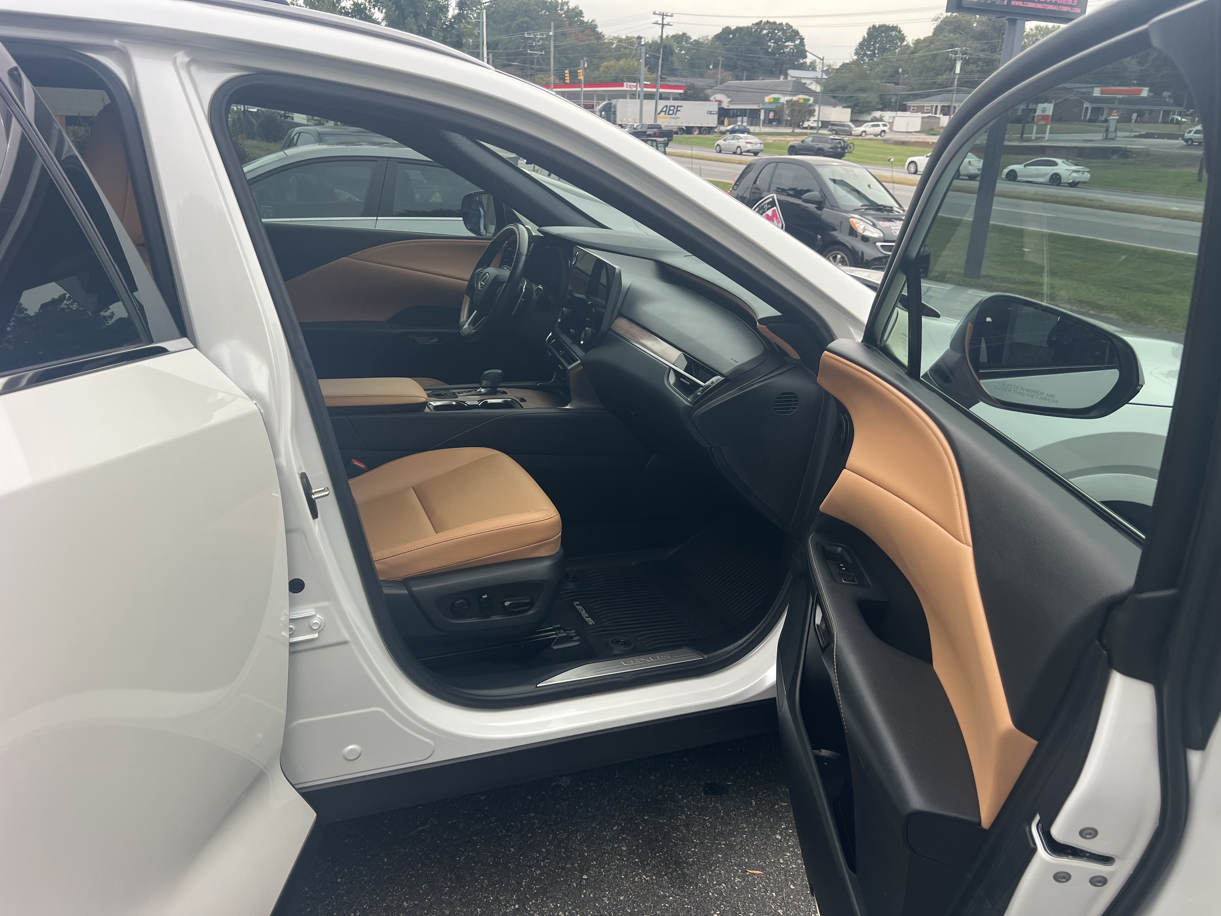 Used 2025 Lexus RX 350 Premium FWD image 9