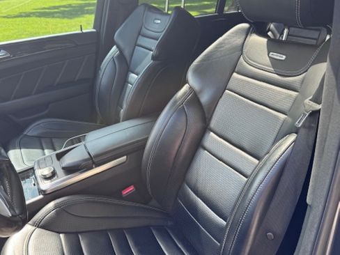 Used 2012 Mercedes-Benz ML 63 AMG 4MATIC image 9