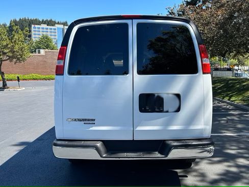 Used 2016 Chevrolet Express 3500 LT w/ LT Preferred Equipment Group image 9