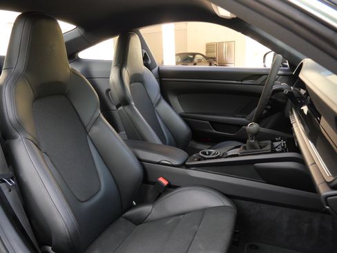 Used 2022 Porsche 911 GT3 image 17