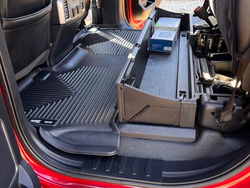 Used 2017 Ford F250 Lariat w/ Lariat Value Package image 28