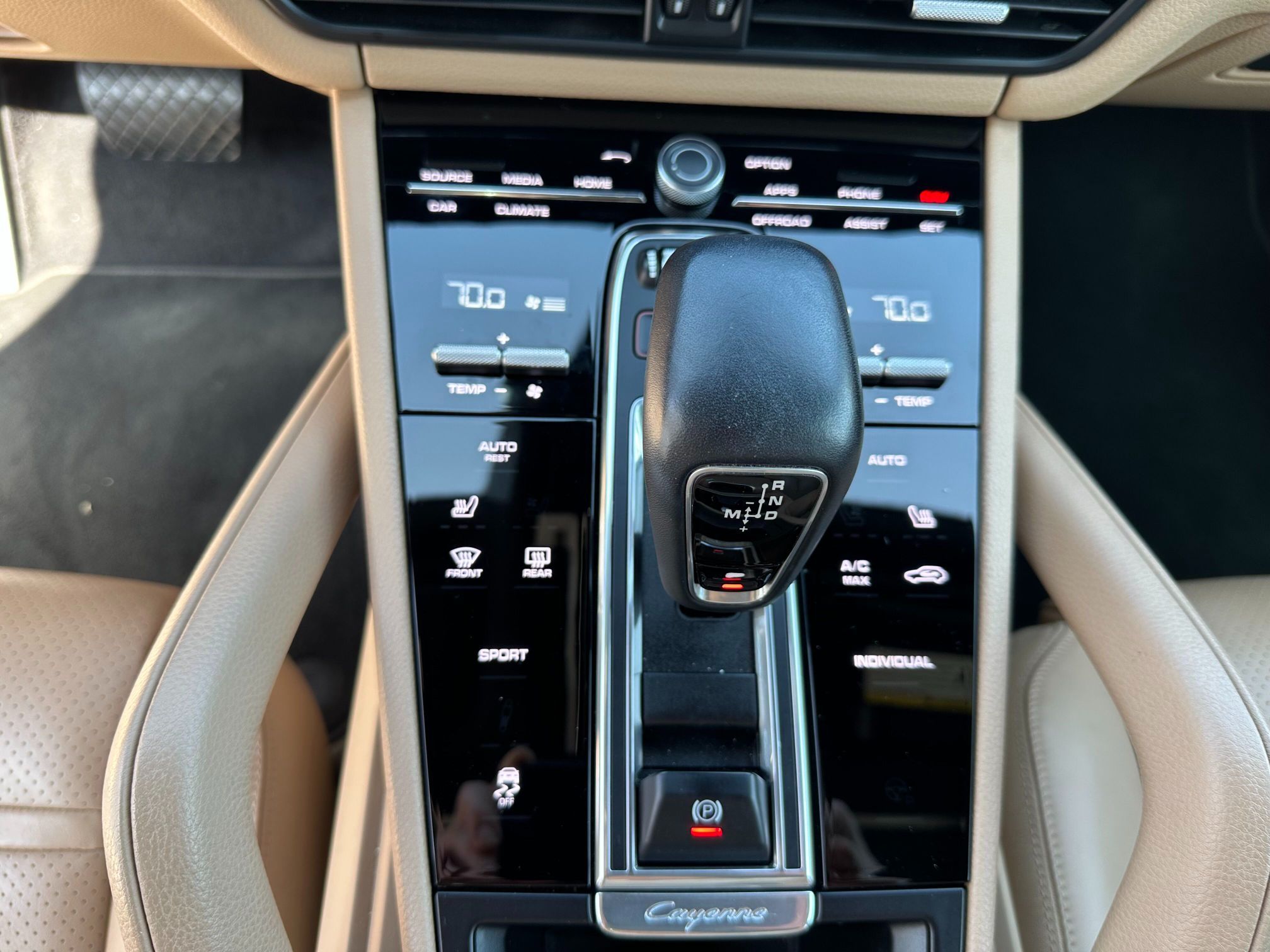 Used 2020 Porsche Cayenne AWD/4WD image 15