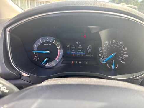 Used 2016 Ford Fusion SE w/ Equipment Group 202A image 11