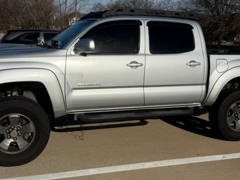 Used 2005 Toyota Tacoma PreRunner image 4