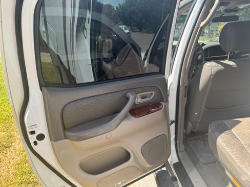 Used 2005 Toyota Tundra Limited RWD image 18