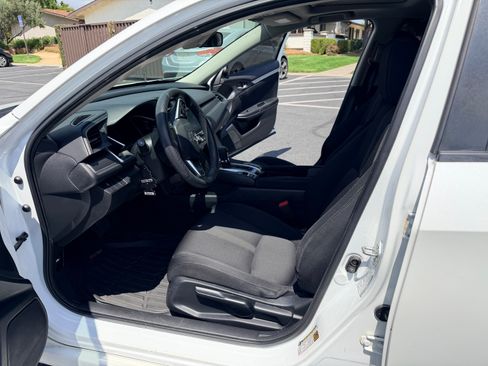Used 2018 Honda Civic EX image 9