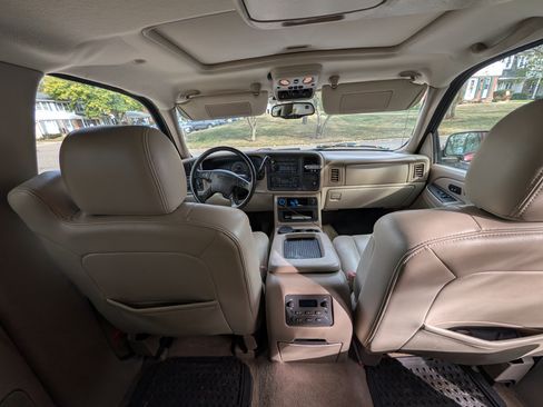 Used 2005 Chevrolet Tahoe Z71 w/ Preferred Equipment Group image 8