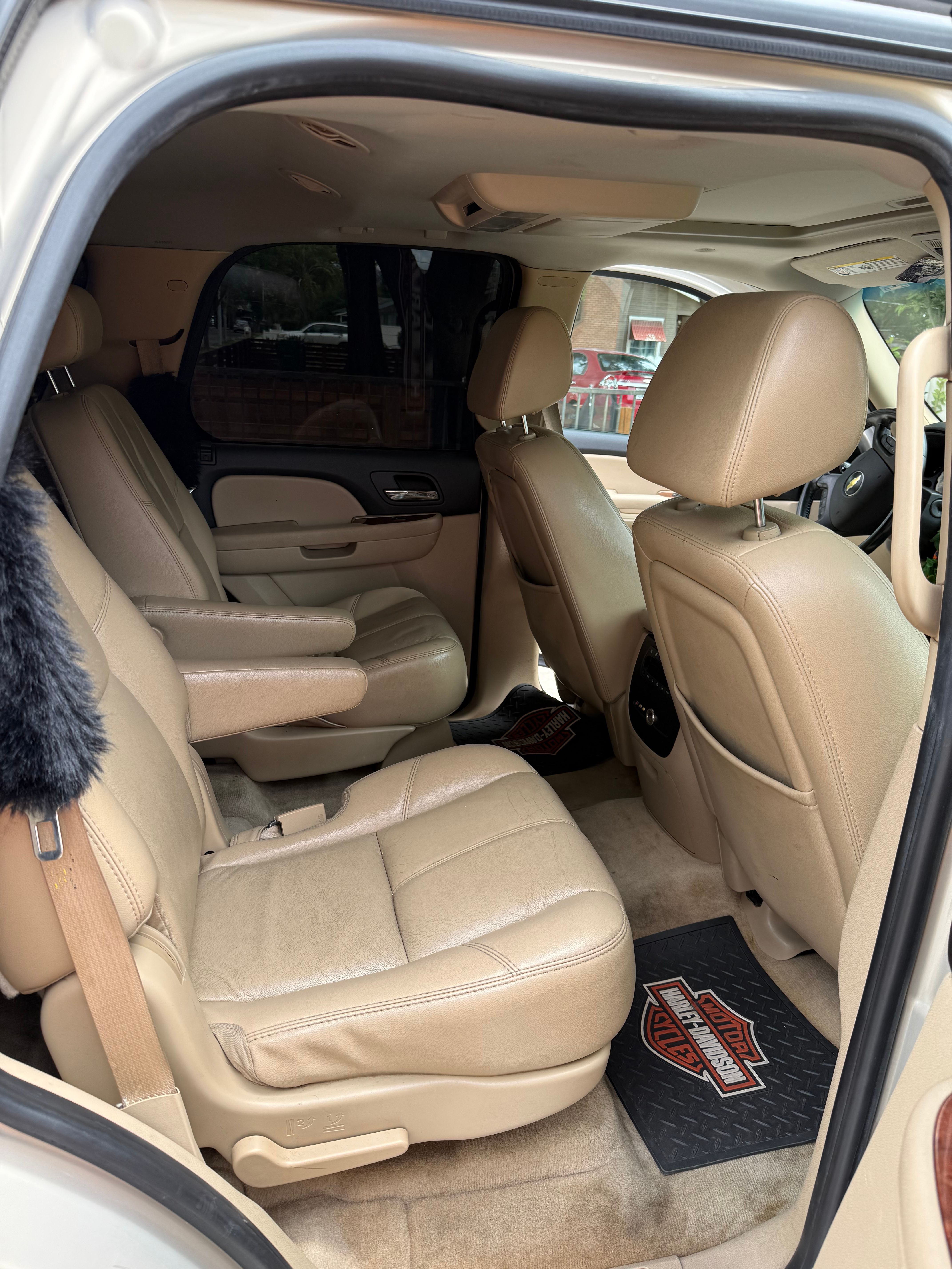 Used 2007 Chevrolet Tahoe LTZ w/ LTZ Preferred Equipment Group RWD image 9