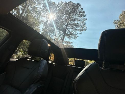 Used 2019 Land Rover Range Rover Evoque HSE image 12