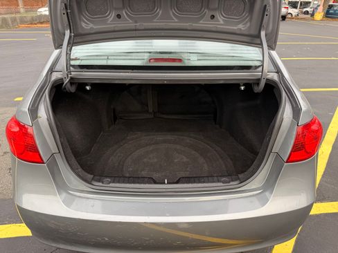 Used 2010 Hyundai Elantra GLS w/ Sunroof Pkg 3 image 25