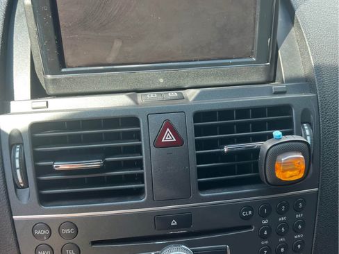 Used 2011 Mercedes-Benz C 300 Sedan image 11