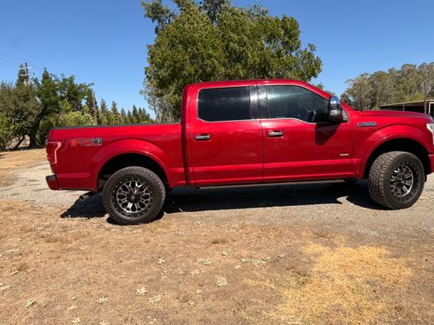 Used 2015 Ford F150 Platinum w/ Equipment Group 701A Luxury AWD/4WD image 13