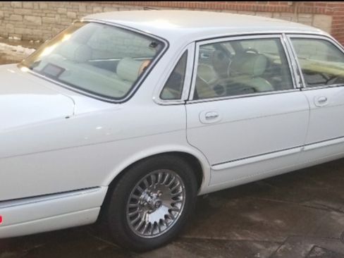 Used 1997 Jaguar XJ Vanden Plas image 4