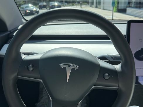 Used 2021 Tesla Model 3 Standard Range Plus image 20