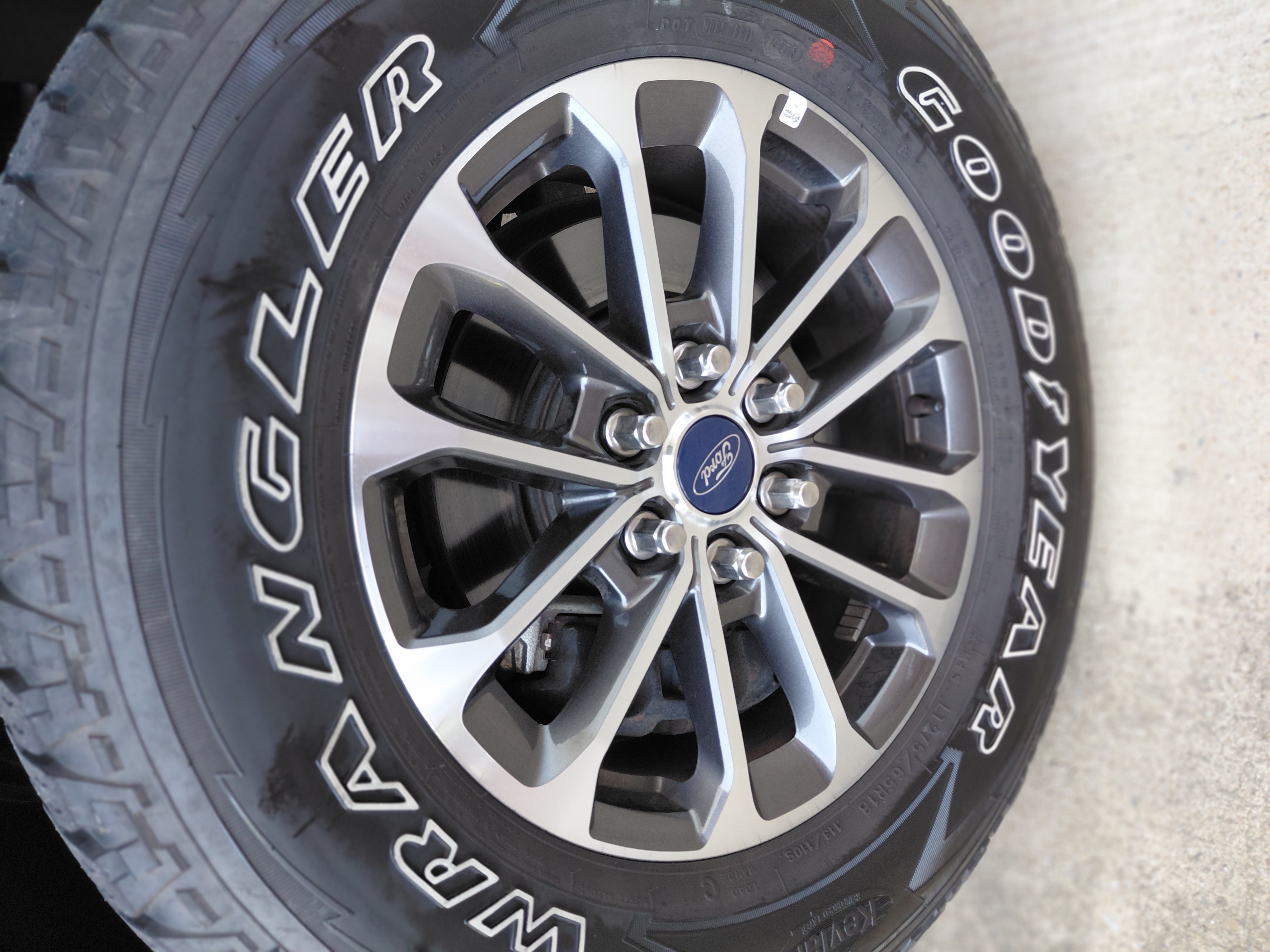 Used 2013 Ford F150 STX w/ Mid Equipment Group AWD/4WD image 19