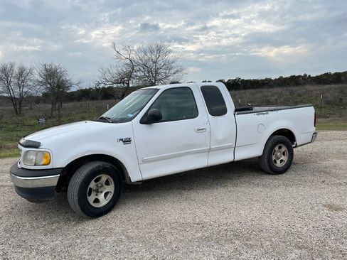 Used 2000 Ford F150 2WD SuperCab image 1