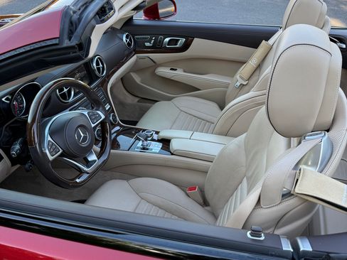 Used 2018 Mercedes-Benz SL 550 image 9