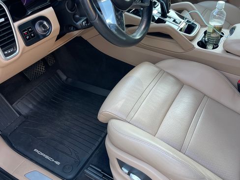 Used 2021 Porsche Cayenne E-Hybrid AWD/4WD image 10